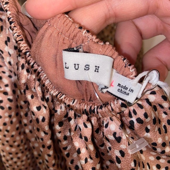 Polka Dotted Brown Dress
Size Large
Brand New with tags
From Lush - Picture 2 of 6